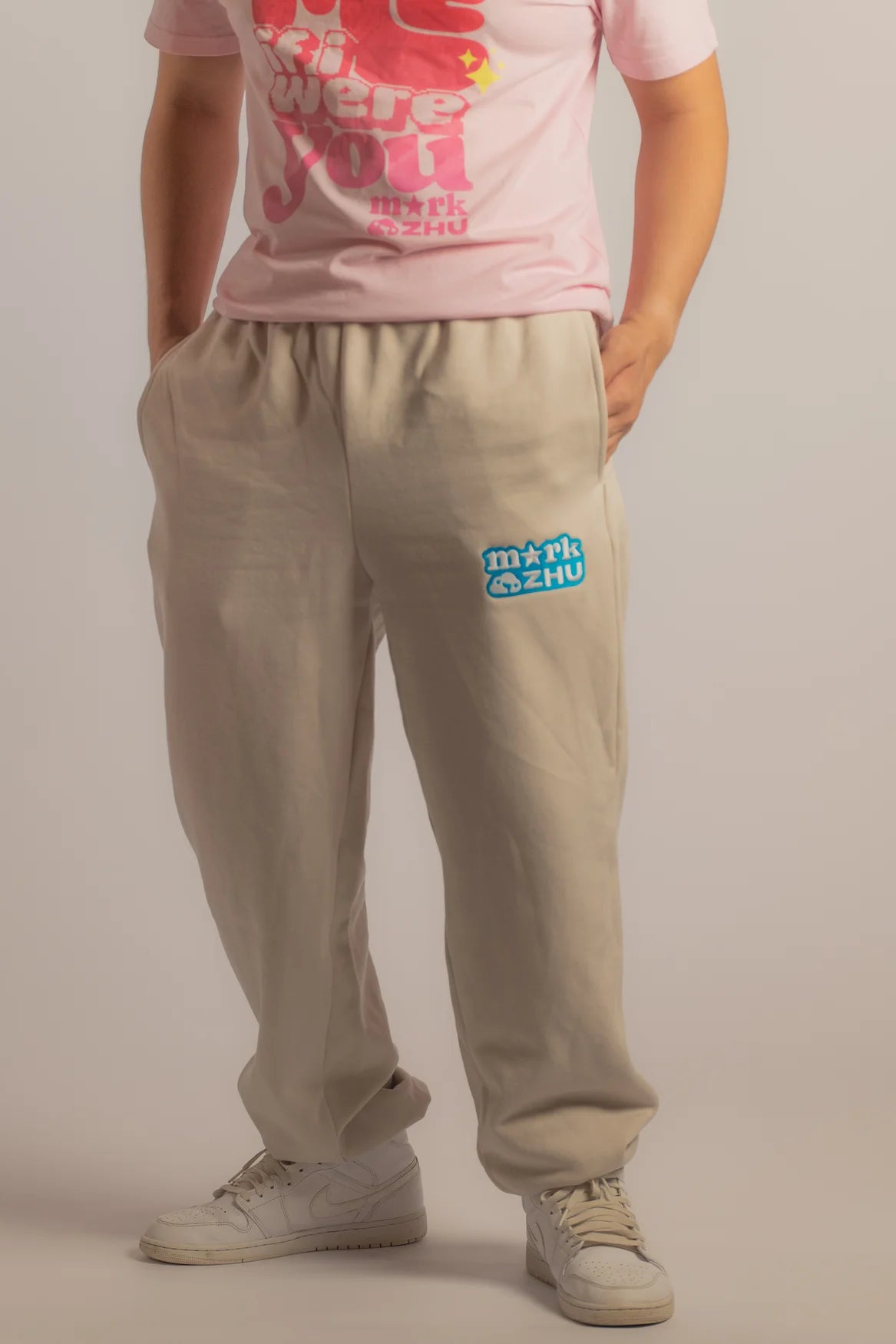 CLOSE UP - CLOUDY DAY SWEAT PANTS MARK ZHU OFFICIAL MERCH